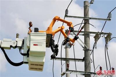 福建省首台带电作业机器人投用